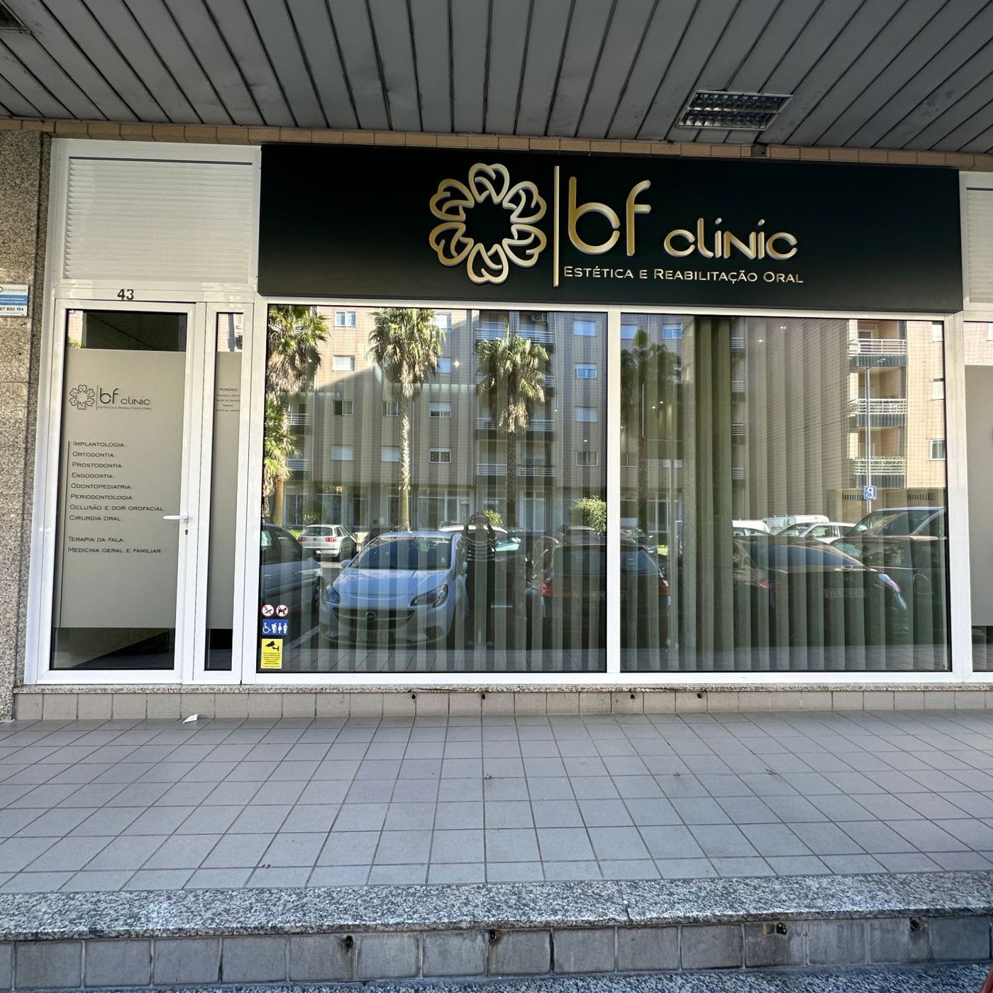 Fachada da BF Clinic na Rua José António Cruz, 43, em Braga